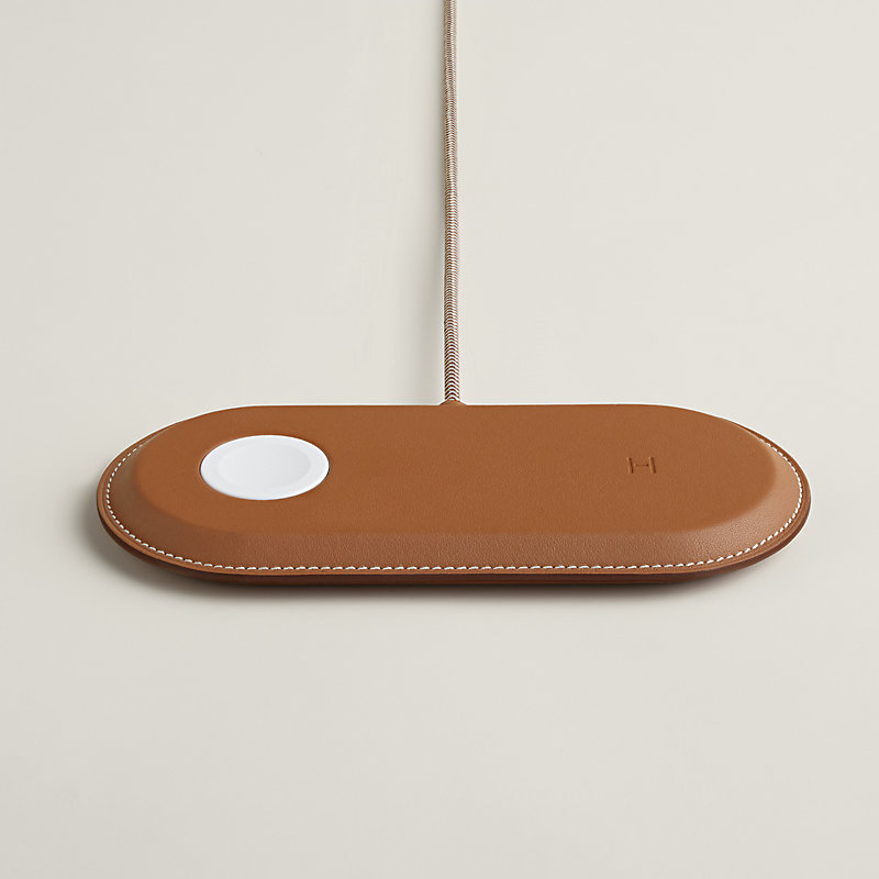 超レア HERMES エルメス パドックポーチ テラコッタ 正規品 幻の逸品 充電器 《パドック・デュオ》＆ポーチ 《プティ・パドック》 | Hermès